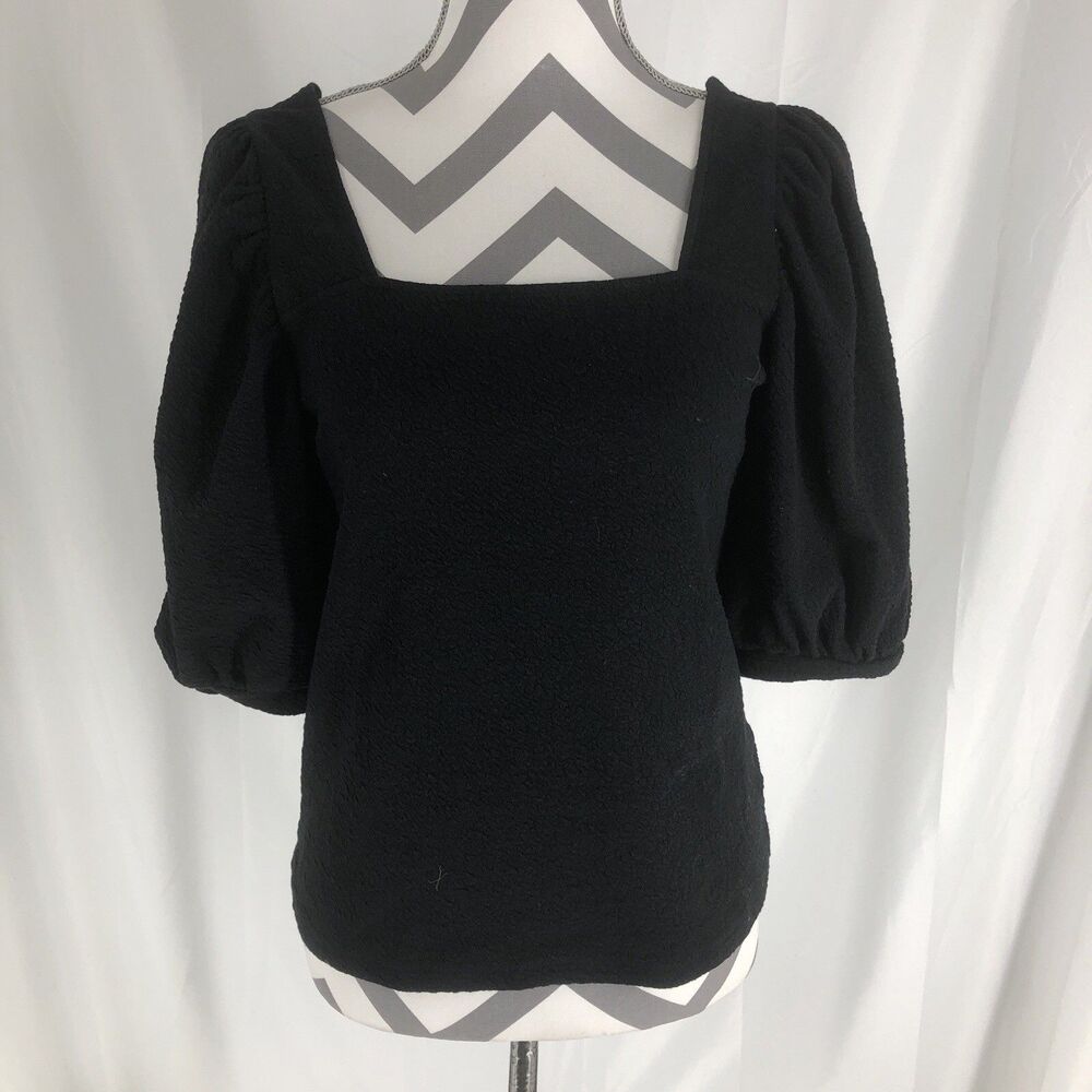 Square Neck, Black Tee Cropped From A New Day Size Small Capped Ruffle Sleeves ￼